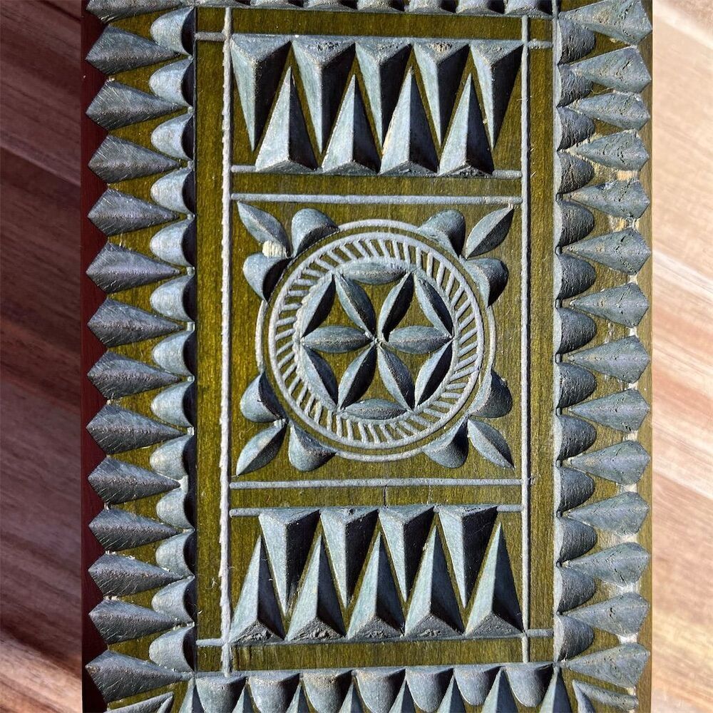 Vintage Hand-Carved Wooden Jewelry Box with Geometric Design Green​​